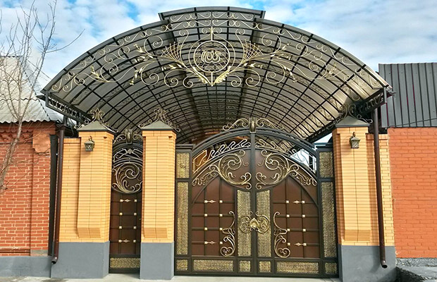 Купить или заказать ворота для дома с навесом - стильные и надежные решения для вашего участка в Моршанске от 41577 руб | ВоротМастер-Мрш